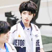 Vương Lỗ Kiệt _18t_gã