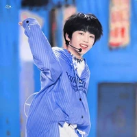 Trương Hàm Thụy _r_