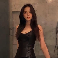 Kim Jisoo - cô