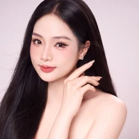 Phan Thùy Oanh ( mẹ anh )