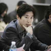 Kim Won Hae ( chú của anh ) 