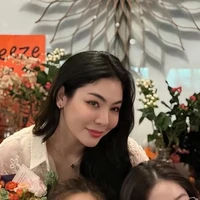 Faye*bạn cô*