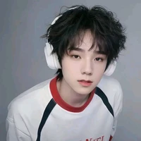 Vương Lỗ Kiệt_nhóc