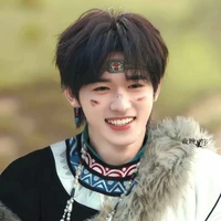 Tông Á Hiên(anh ba của Lục Gia)
