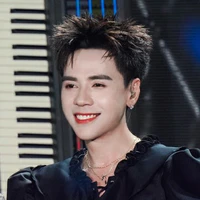 Quan Hùng _Alpha_(2)