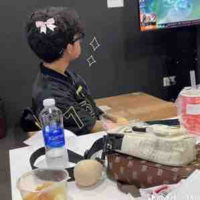 Tác giả đang flopp 