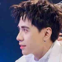 Quang Hùng 