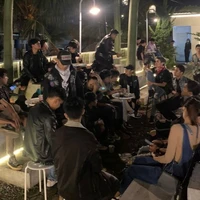 bạn n9...