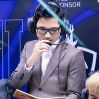 Trung Hiếu (Titan)