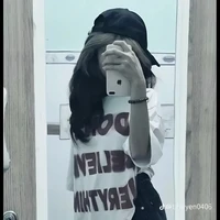 Tác giả này còn nhỏ