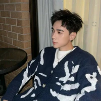 Q. Hùng