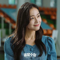 Yong Hynu (Mẹ Charlotte Becky)