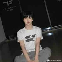 TRƯƠNG HÀM THUỴ(cậu)