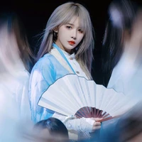 Trần Kha (IU)