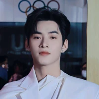 Hùng Huỳnh