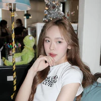 June Wanwimol ( Nàng )