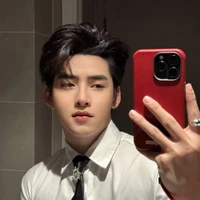 hùng huỳnh( hùng hục)