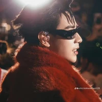 con t/g hướng tùm lum