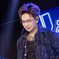 Lou Hoàng 