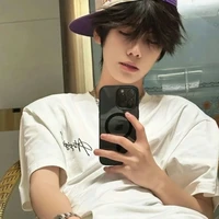 Lâm Đức Anh_em trai nữ 9