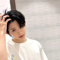 Dịch Hằng ( anh )