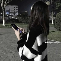 Thẩm Ái Vy-e gái na9; bff n9