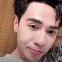 cậu nhok hùng