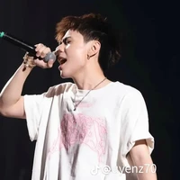 Q.Hùng