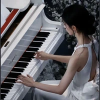 Kim Hằng(mẹ CCH)