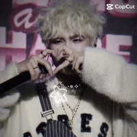 Tác giả bay tới đâyyy ( Channie 💢💤)