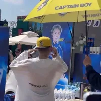 Tác giả bay tới đâyyy ( Channie 💢💤)