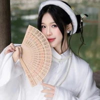 Tuyết Trinh - Cô Út