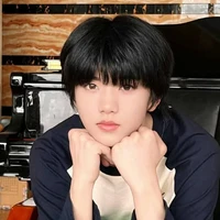 Trương Hàm Thụy-T