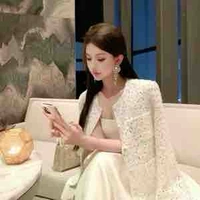 Lục Khả Vy(chị họ nu9-chị của Lục Thần)