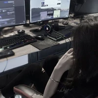 Mạc Đình Xử Nữ • | Venessa