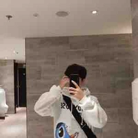 Lâm- Trợ lý của Quang Lee