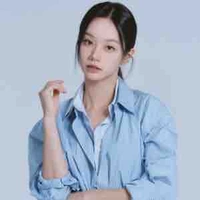 Lee Hyeri ( cô ) 