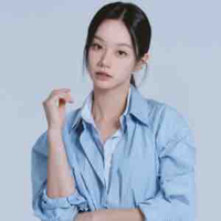 Lee Hyeri ( cô ) 