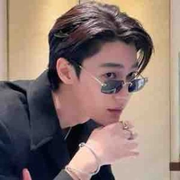 Jirawat Sutivanichsak ( Dew )