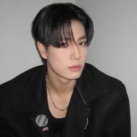 Phuwin_Tang