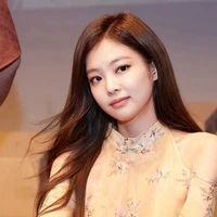 KIM JENNIE