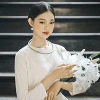 cô út (Hà Trân)