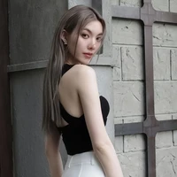 Orm Kornnaphat ( cô )