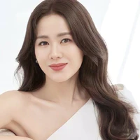 Nguyệt ( mẹ nam chính)