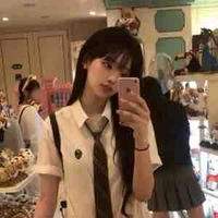 Hồng Anh(con riêng của mẹ kế)