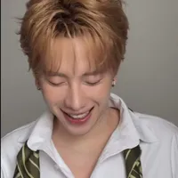 Trần Phong Hào( Nicky)