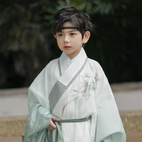 Cung Tử Vũ - Lúc nhỏ