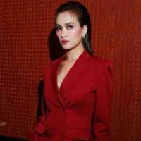 Phan Lê Ái Phương- cô