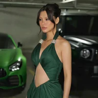 Bùi Lan Hương(mẹ các cô)