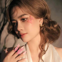Dương Hoàng Yến(chị 3)